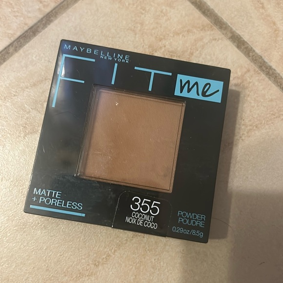 New maybelline Fitme powered in coconut - Picture 1 of 5